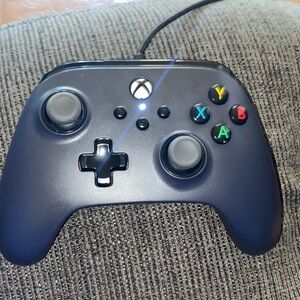 XBOX 360 & SERIES X CONTROLLER.